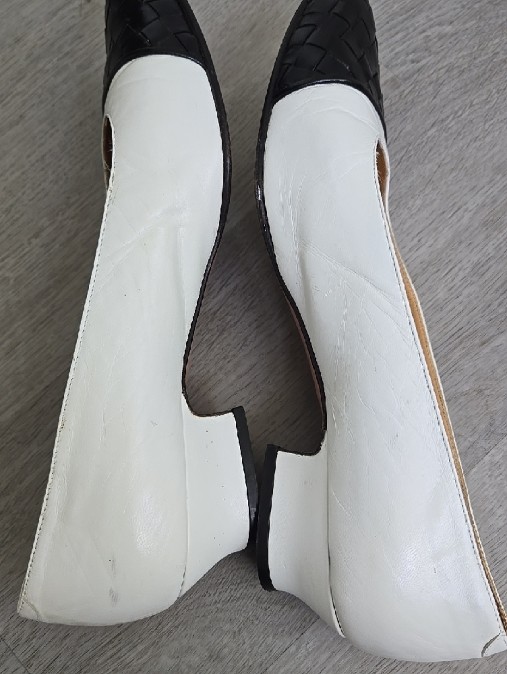Bottega Veneta Two-Tone White Leather Heels with Black Woven Toe Size 7½ - Picture 16 of 17